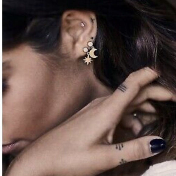 New SPELL Stargazer Earrings Opal Moon and Star with box/ dust pouch - Picture 7 of 7